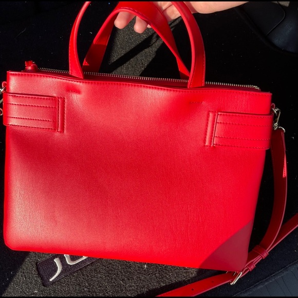 Love Moschino Signature Red Heart Chain Handbag - Picture 10 of 16